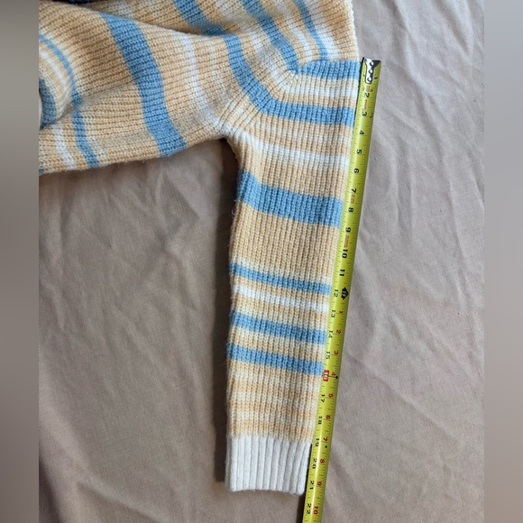 All in Favor Cream and Blue Striped Cardigan Size S - Picture 4 of 5